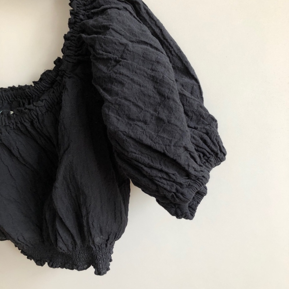 Black Ruffled Crop Top - Picture 2 of 6